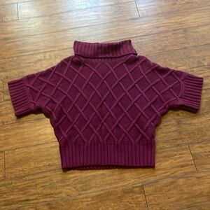 Leo & Nicole Women’s top size Small knit short sleeve turtleneck good condition